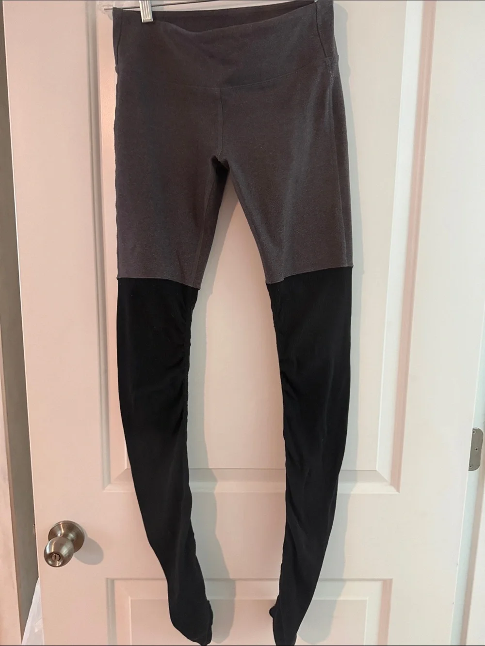 ALO Yoga Two-Tone Gray & Black High-Waist Leggings